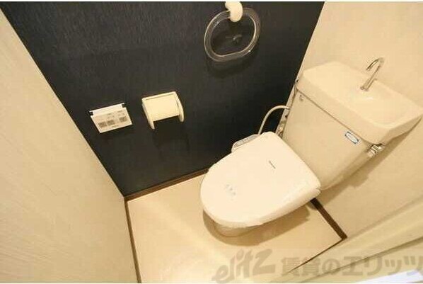 アスール江坂の物件内観写真